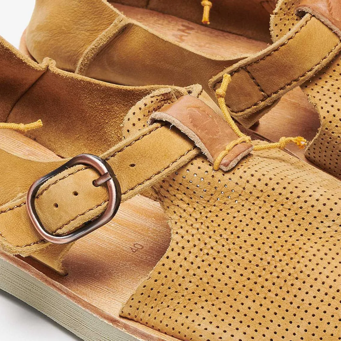 Benirras Microperforated | Peanut