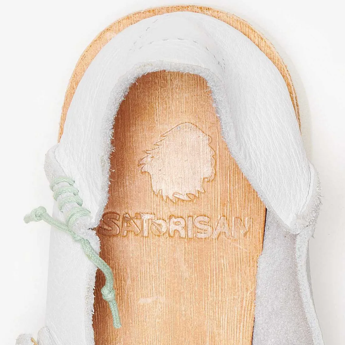 Benirras Premium | White