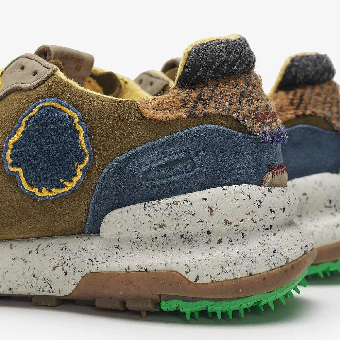 Chacrona Suede | Thunderbolt